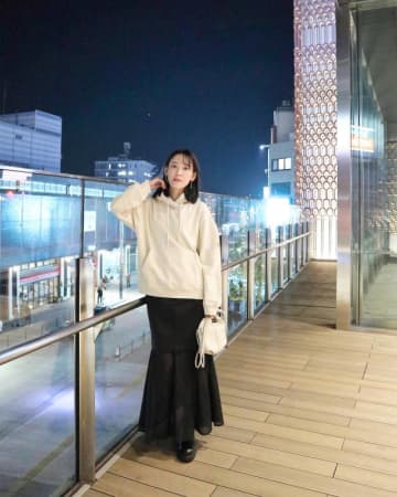 マッチングアプリ初デートにもOK！ 大人かわいいパーカー着こなしアイデア【女性向け】