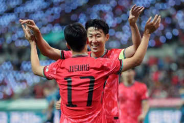 韓国代表、日本に引き分けたパラグアイとソウルで対戦。オム・チソン＆オ・ヒョンギュ弾で２－０快勝！