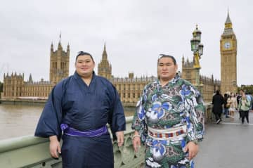 両横綱らがロンドン観光　大時計、宮殿など名所回る