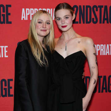 ダコタとエルのファニング姉妹、映画撮影中に同居？