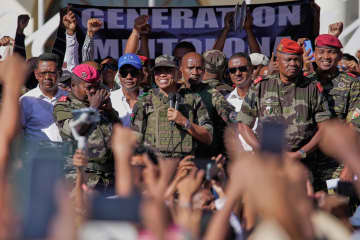 マダガスカルでクーデター　権力掌握と軍、大統領脱出
