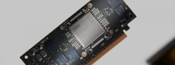 IBM、IBM Z/LinuxONE/IBM Power向けAIアクセラレーター「IBM Spyreアクセラレーター」を提供