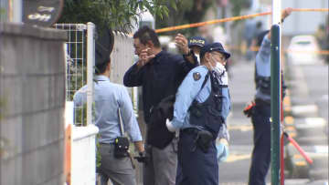 老人ホームで入所者の女性2人が死亡…ベッドで頭から血を流した状態で発見　不審人物が立ち去る様子が防犯カメラに　埼玉・鶴ヶ島市