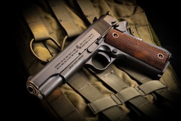 第二次大戦後期ミリガバ再現！ BATON、タニオ・コバ監修CO2ガスブロ「M1911A1」「M1911A1 Limited.2」11月13日再販「Limited」はウッドグリップ装備の上級版