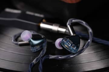 ROSE、内部構造が見える11800円のイヤフォン「QuietSea II」