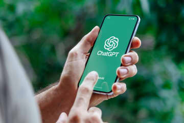 ChatGPTが「成人向け表現」12月に解禁。年齢確認ユーザーに限定