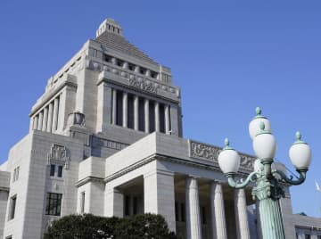 ガソリン減税原案の作成へ　自公立3党、来週以降