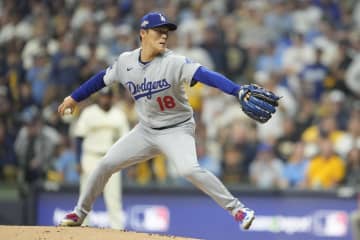山本由伸が“メジャー初完投”PS２勝目!! ブルワーズ打線を３安打７K１失点、５回以降ノーヒットに封じる111球の熱投！ 敵地２連勝のドジャースはWS進出まであと２