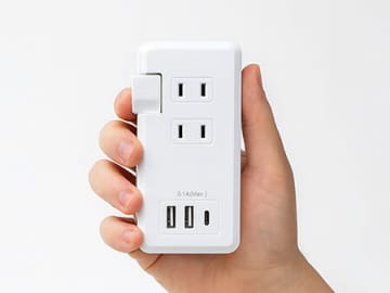 旅行のお供に！プラグがぴったり収まる「コード巻き取り式電源タップ」