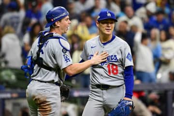 ロッカーで語られた山本由伸への絶賛　相棒スミス「今夜は最高」「特別な登板だった」