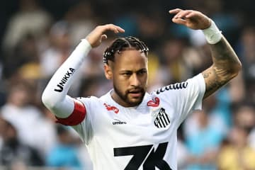 ネイマールがインテルｏｒナポリ移籍を熱望　日本に敗れたブラジル代表復帰を目指す