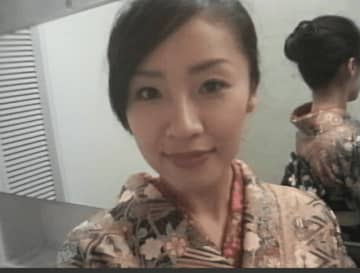 園子温氏の元グラドル妻が「14年ぶり写真集」再始動の舞台ウラ　裁判で“金欠”…妻にかけた言葉