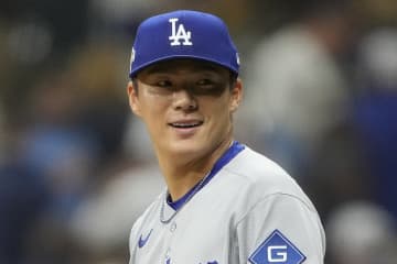 山本由伸が９回111球の熱投、PS日本人選手初の完投に称賛の嵐「しかも敵地で。すごい」「この体の小ささでも世界的なプレーヤーになれる事を証明」