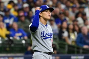 テオスカー苦笑い「外野に打球が飛んでこない」　由伸の支配的な111球「最高だ」