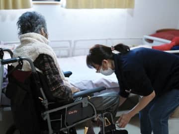 死への道のりを心地よくする手配しか、私にはできないのだ【突然、母が別人になった】