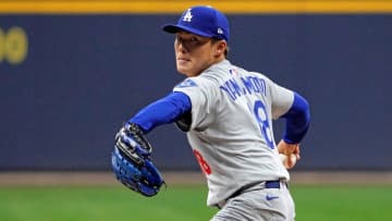 山本由伸が日本人投手初のポストシーズン完投　MLB全体では8年ぶり　ド軍では21年ぶりの快挙　オリックス時代は14回達成で8回完封勝利