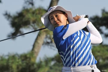 ルーキー上堂薗伽純が首位発進 14歳アマ岩永梨花4位／女子下部