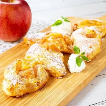 【りんごを包んで焼くだけ♡】「意外と簡単に作れちゃう！」家族大絶賛♪見た目もかわいいアップルパイ3選