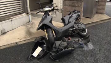 車線変更しようとした原付バイクがクレーン車に衝突　バイク運転の29歳男性死亡　川崎市