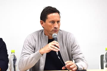 ベンフィカではCLベスト8＆リーグ制覇　シュミット氏がJリーグに指導者の知見還元「ワクワクしている」