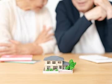 金融資産2億7000万円でも「家のリフォーム費用や最近の株価急落で余裕はない」65歳男性の心構え