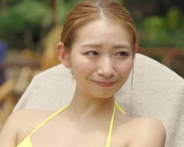 かわいすぎるK-1ラウンドガール、両想い男性の目の前でイケメン俳優と手を繋ぎ…スタジオ騒然「ヤバいって」