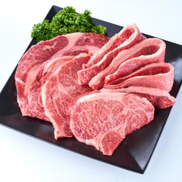肉汁あふれる幸せをおうちで！“驚き価格の国産牛”1kgが2個以上で送料無料【1,000個突破】