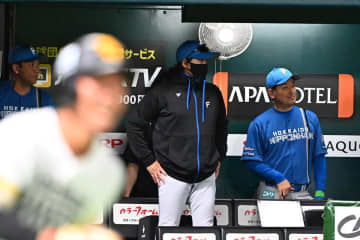 【パＣＳ】延長１０回サヨナラ負けで黒星スタート　新庄監督「明日はこの逆になるようにやっていきます」