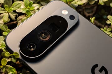 [みんなのケータイ]Pixel 10 Pro XLで星空を撮ったら、ものすごいタイムラプス動画になった