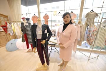 ハマっ子に親しまれ　「フクゾー洋品店」元町本店で80周年記念展示　20日まで