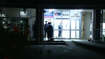 「妻が血を流して倒れている」広島市の住宅で女性死亡　頭に“切り傷”部屋に血の付いた足跡…殺人事件として捜査