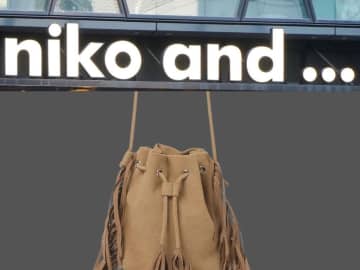 持つだけでシャレる♡【niko and ...】いつものコーデが見違える！「フリンジバッグ」