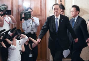 公明党の連立離脱と「不法滞在者ゼロプラン」での送還、119人の衝撃