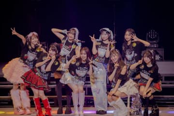 OCHA NORMA、武道館に咲いた８人の夢　涙と熱狂の初単独公演