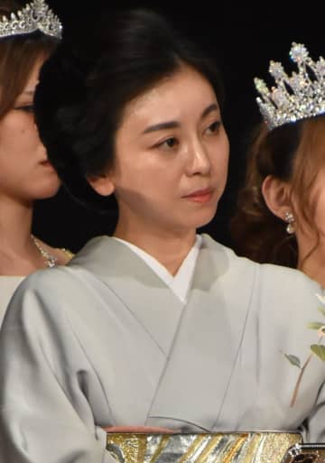 41歳「筆談ホステス」斉藤里恵、銀座クラブ復帰　政治の道「完全に手放したわけではございません」