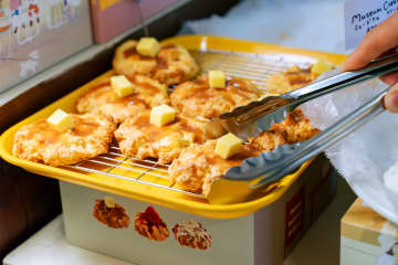 秋のカフェ巡りに！大阪で話題の“焼き菓子”が人気のカフェ4選