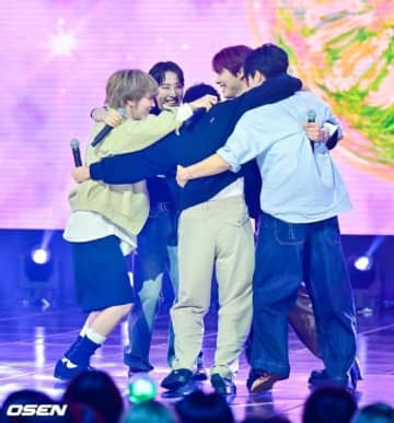 【PHOTO】ONEWE、7年越しの悲願…10/15放送の「SHOW CHAMPION」でデビュー後初の1位を獲得！