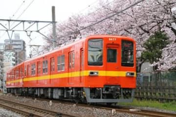 東武8000系が山形県のスキー場に！ 蔵王ロープウェイの山麓駅で展示