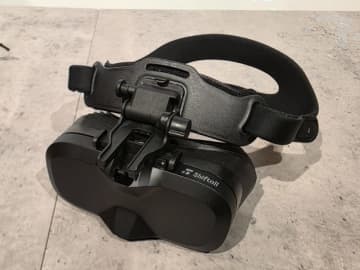 片目4KでiPhone 17より軽いVRヘッドセット「MeganeX 8K Mark II」　Shiftallから