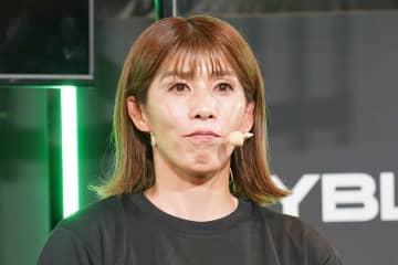 「脚がすごく綺麗！」　ミニスカで踊る吉田沙保里に「体幹えっぐ」「どんどん綺麗に…」の声