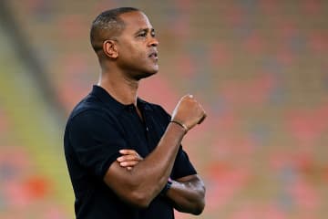 クライファート監督、わずか9か月で電撃解任　アジア予選で敗退…2年を残して契約解除