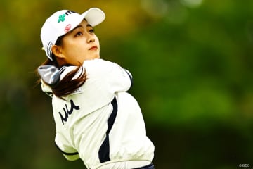 ルーキー神谷桃歌ら4人トップ並走 14歳アマ岩永梨花2打差6位／女子下部