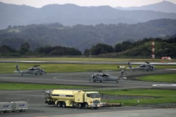 米軍ヘリ3機が緊急着陸　高松、エンジントラブルか