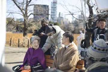 “木村くんの素の魅力を盗み撮りたい” 豪華キャスト・スタッフのこだわりが詰まった舞台裏『TOKYOタクシー』メイキング写真