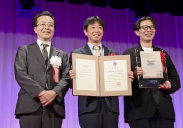 「おつかれ生新聞」に広告大賞　アサヒビール、受賞記念式典