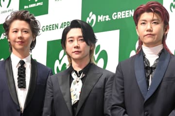 Mrs. GREEN APPLE、「大切なお知らせ」に関する生配信スタート