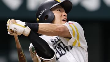 「理不尽ホームラン」「一発回答」柳田悠岐の先制3ラン　逆方向へ豪快な一振りが炸裂