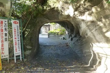 北鎌倉「緑の洞門」閉鎖10年、見えぬ解決　撤去か保存か、市は板挟み