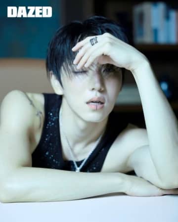 PENTAGON キノ、大胆にセクシーな腹筋を披露！新曲をイメージしたグラビアが話題に