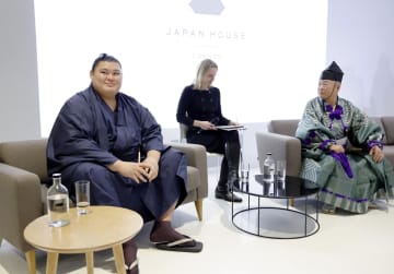 大の里「何回も優勝を」　木村庄之助とイベント出席